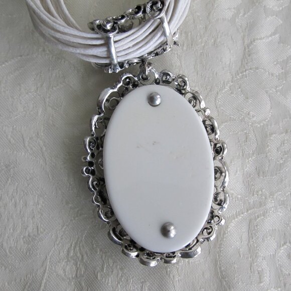 Vintage Designer JK Jewel Kade Ceramic Pendant In Silver Tone Scroll Frame - Picture 6 of 6